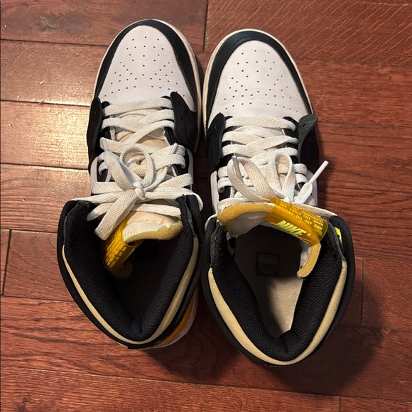 Air Jordan 1 High-Top Sneakers in White, Black & Yellow Size: 7 Youth - Picture 8 of 8